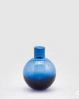 Vaso sfera con collo, in vetro, colore blu, misura H.15xD12 cm. EDG