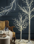 Albero grande bianco decorazione natalizia con 600 luci a led, altezza 180 cm. L'oca nera