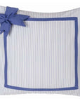 Set 2 Cuscini Linea Sapore di Mare con fiocco blu 45x45 cm. Blanc Mariclò