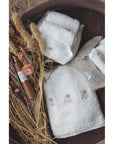 Coppia spugna bianco con ricamo ape. Blanc Mariclò