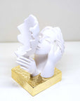 Scultura coppia mani face, 14X11 cm. bianco base oro. Bongelli