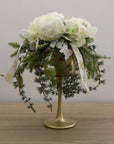 Alzata in vetro misura piccola con decoro natalizio, peonie, pino e ortensie bianche. Fiori di lena