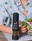 Macina pepe elettrico nero decoro "Metti un po' di pepe". Simple day