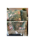Runner con fantasia jungle fondo verde e passamaneria beige, 37x140 cm. Fiori di Lena