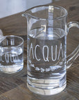 Brocca in vetro decoro "Acqua" 1,2lt., trasparente con scritta in bianco. Simple day