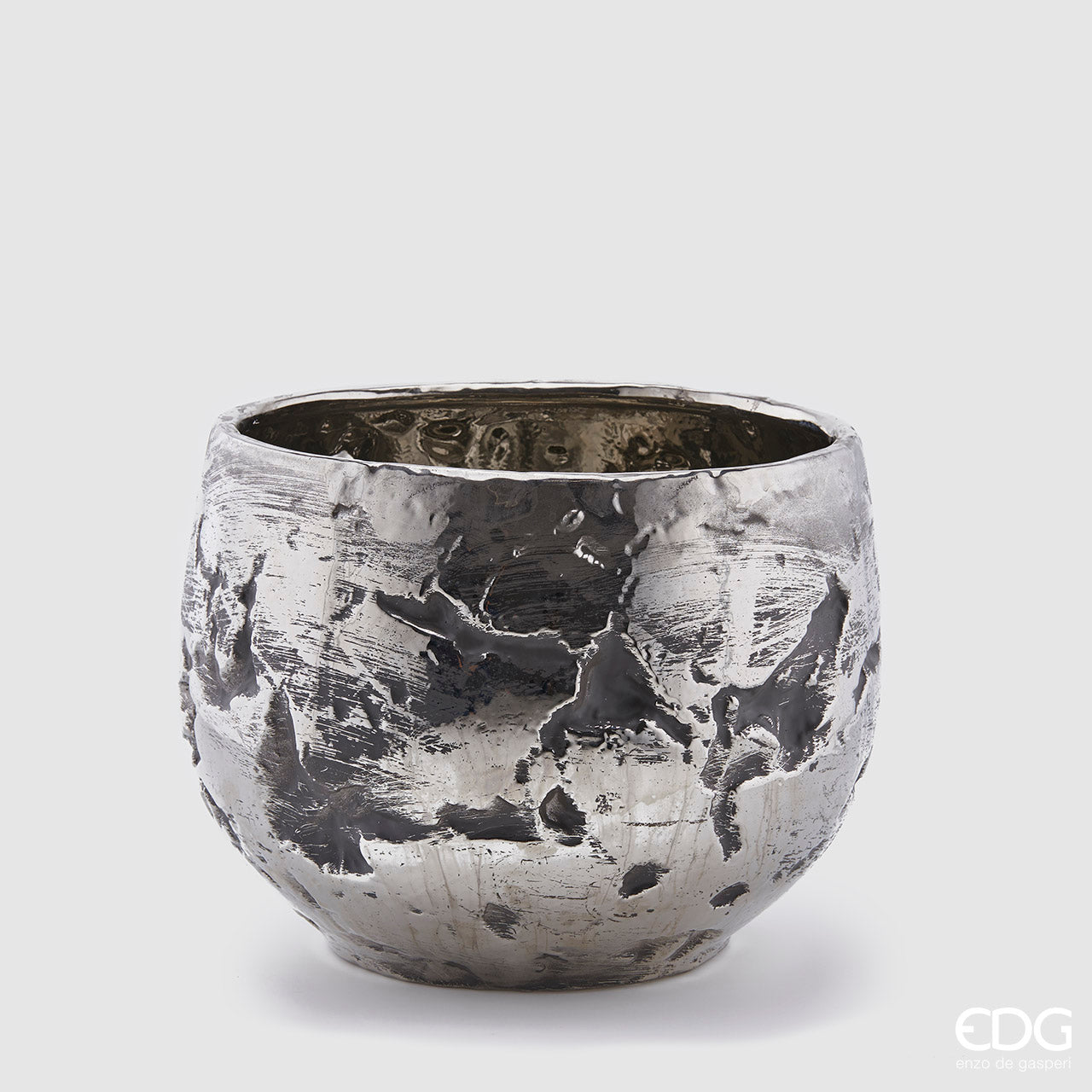 Vaso "Chakra" con crepe, in metallo. EDG