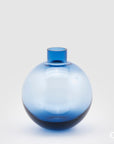 Vaso sfera con collo, in vetro, colore blu, misura H.20xD18 cm. EDG