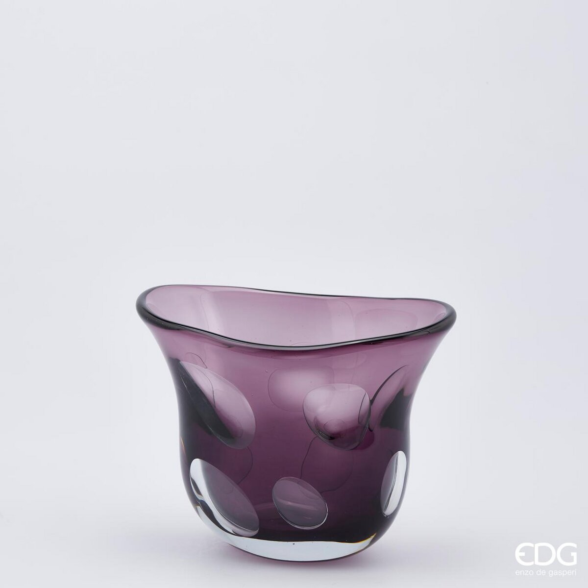 Vaso basso Fluxus svasato, colore viola, in vetro, misura H.23x17x25cm. EDG