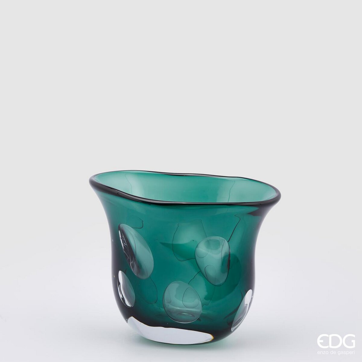 Vaso basso Fluxus svasato, colore verde, in vetro, misura H.23x17x25cm. EDG