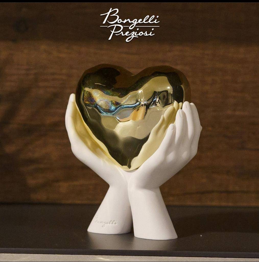 Scultura mani con cuore, 9X10 cm., bianco e oro. Bongelli