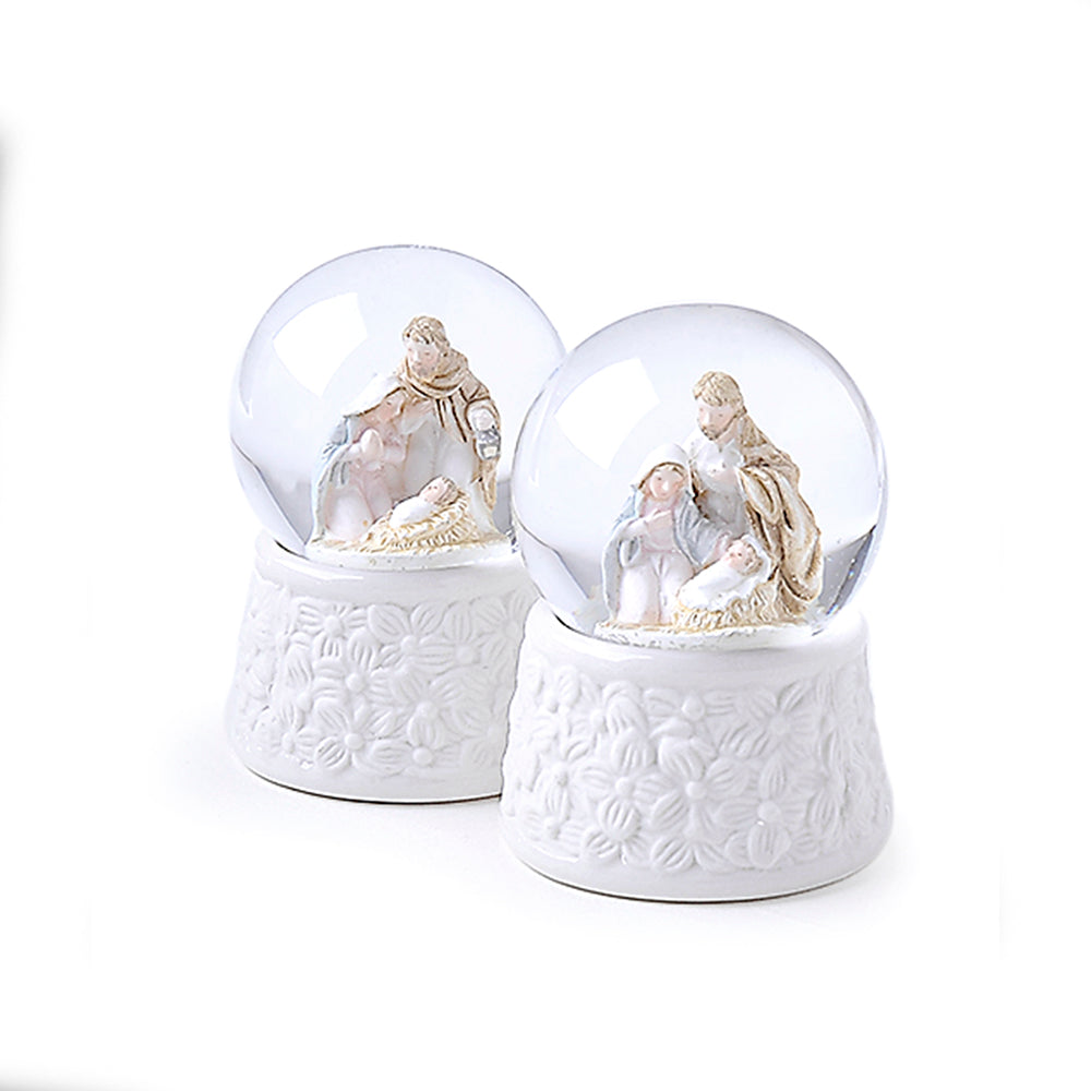 Palla acqua/neve con Sacra famiglia e base in porcellana, misura 4.5x7 cm. Hervit Creations