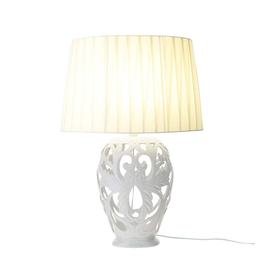 Lampada barocca ovale, traforata, colore bianco, H.48cm., misura media. Hervit Creations