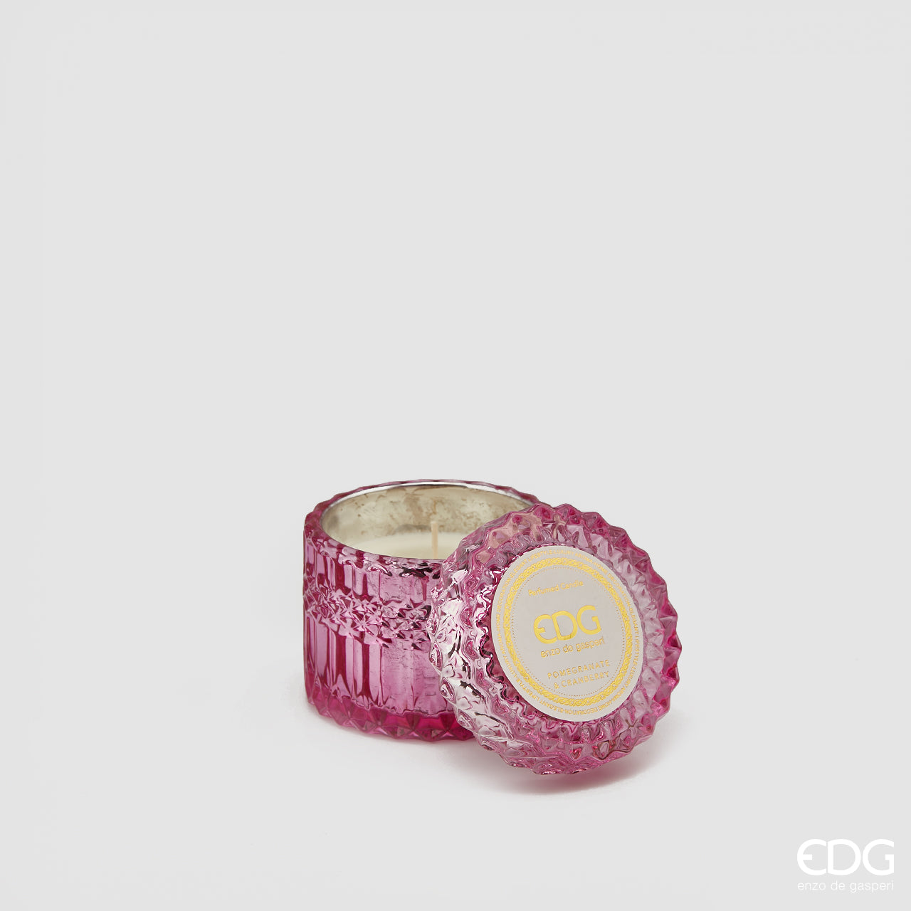 Candela profumata in vetro, con coperchio Crystal, misura piccola, colore fucsia, H.8.5xD9 cm. EDG