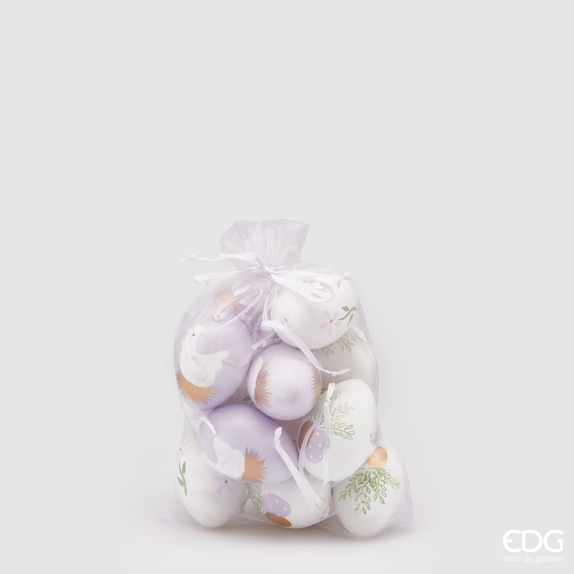 Sacchetto con 12 uova decorate chioccia, colore lavanda. EDG