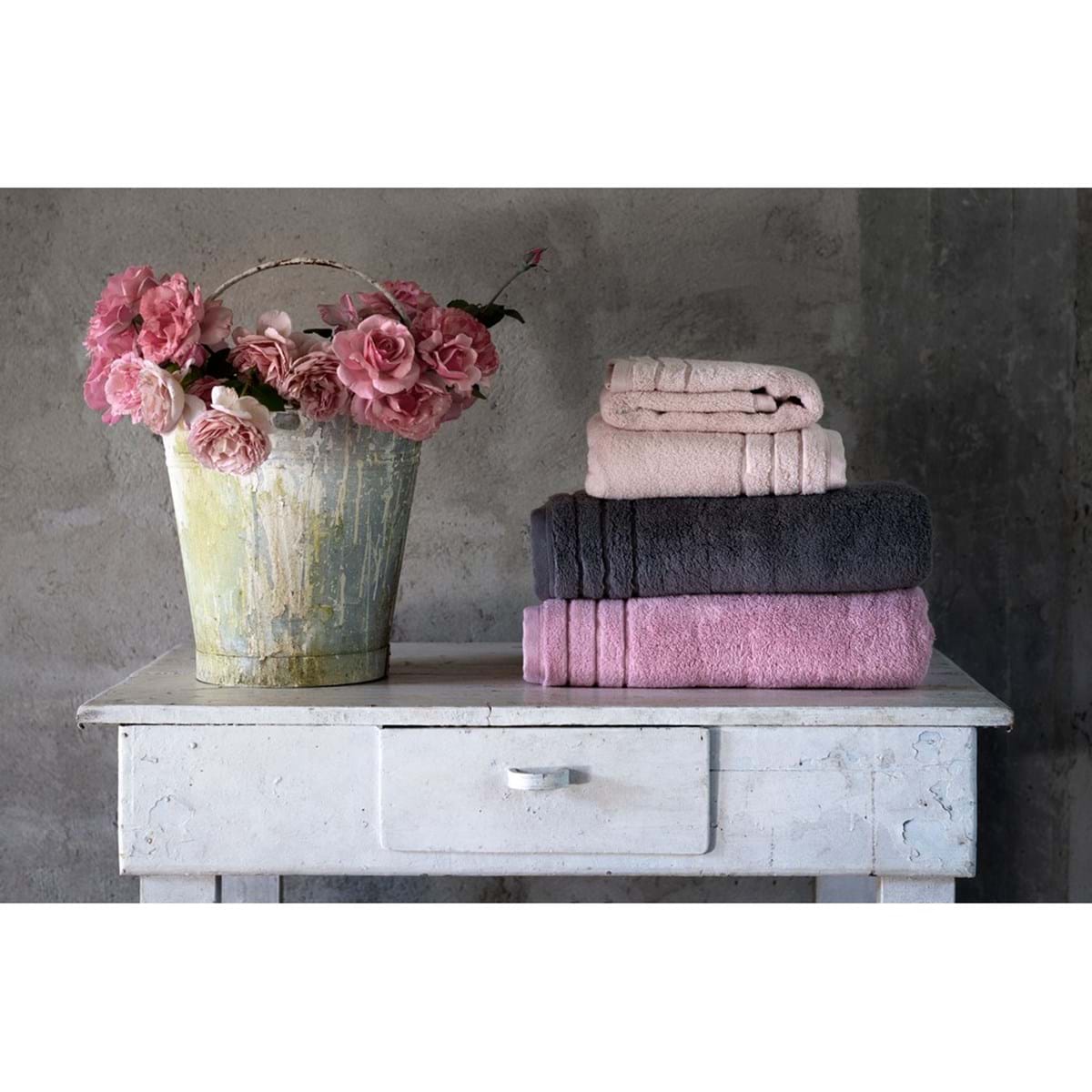 Telo bagno spugna Linea Infinity 550 gsm, colore grigio. Blanc Mariclò