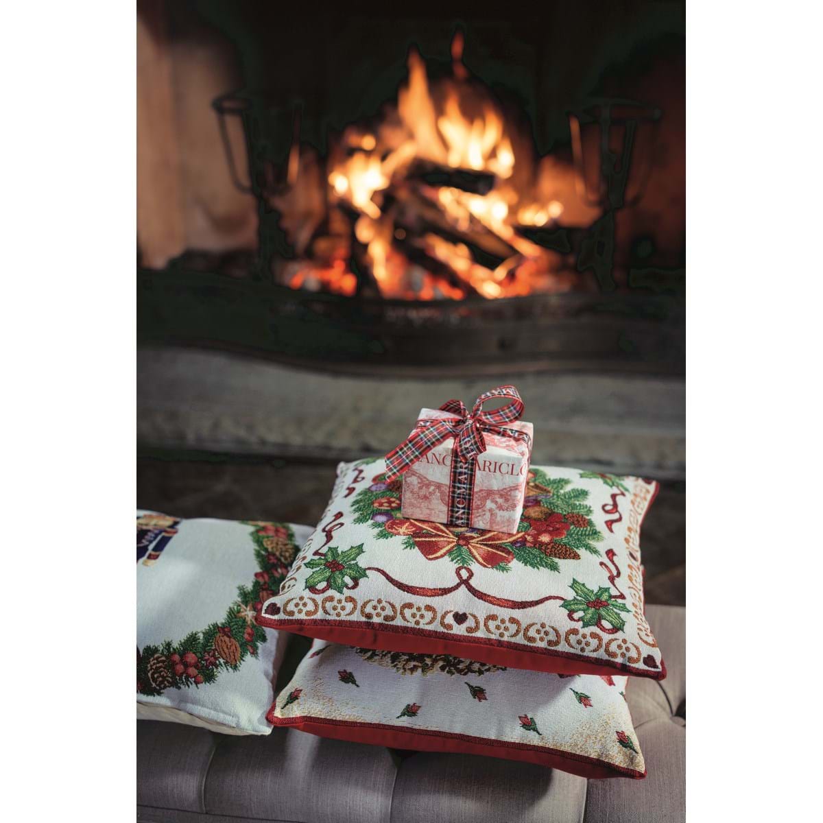 Cuscino quadrato gobelin cuore e rose. Blanc Mariclo