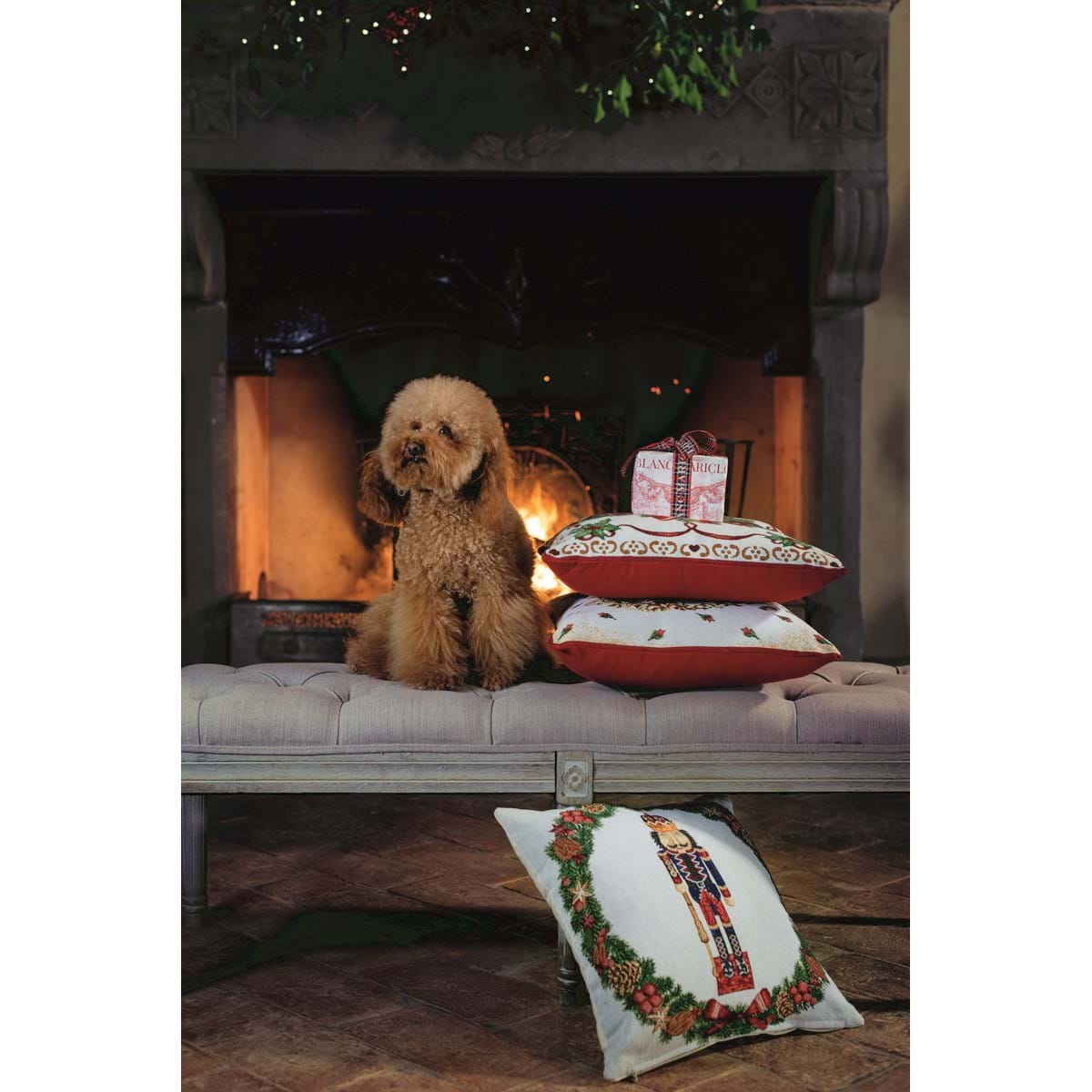 Cuscino quadrato gobelin cuore e rose. Blanc Mariclo