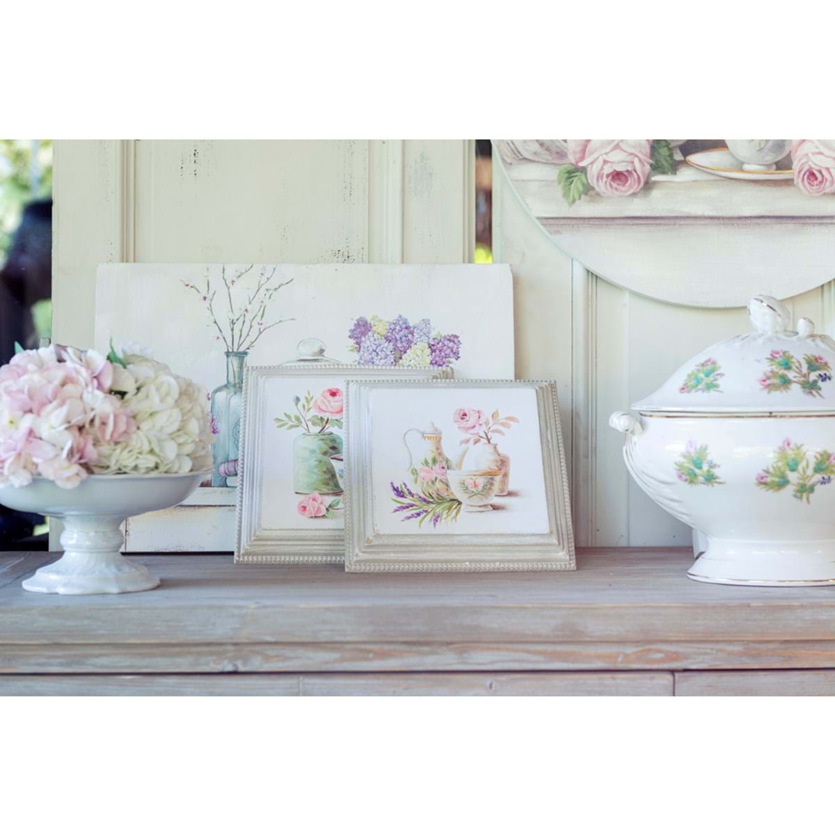 Quadro con vasi e fiori, rose e giacinti, su comò, misura 51 X 3 X 35 cm., senza cornice. Blanc Mariclò