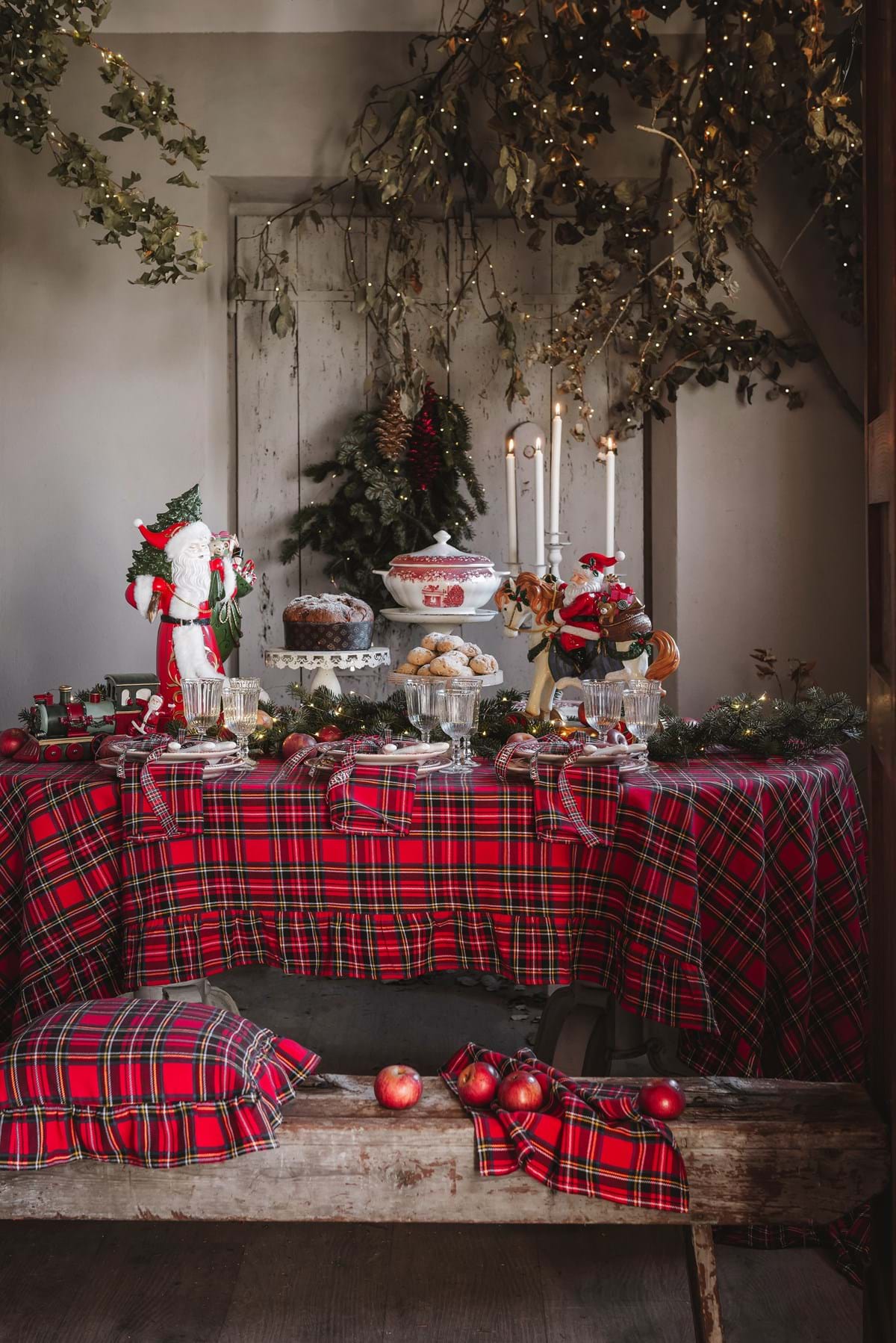 Tovaglia tartan tonda con gala. Blanc Mariclò