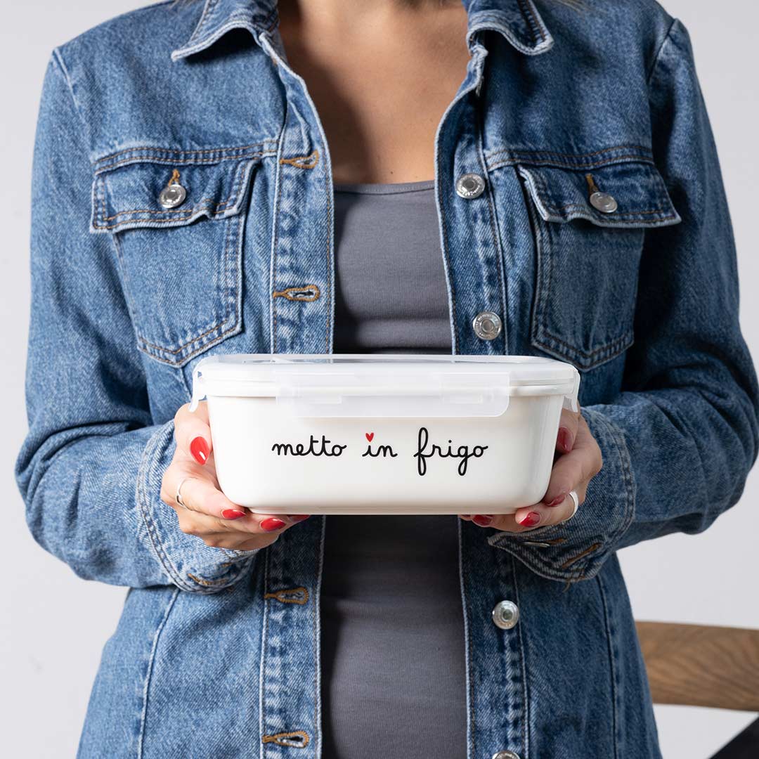 Contenitore ermetico misura M in gres decoro "Metto in frigo". Simple day