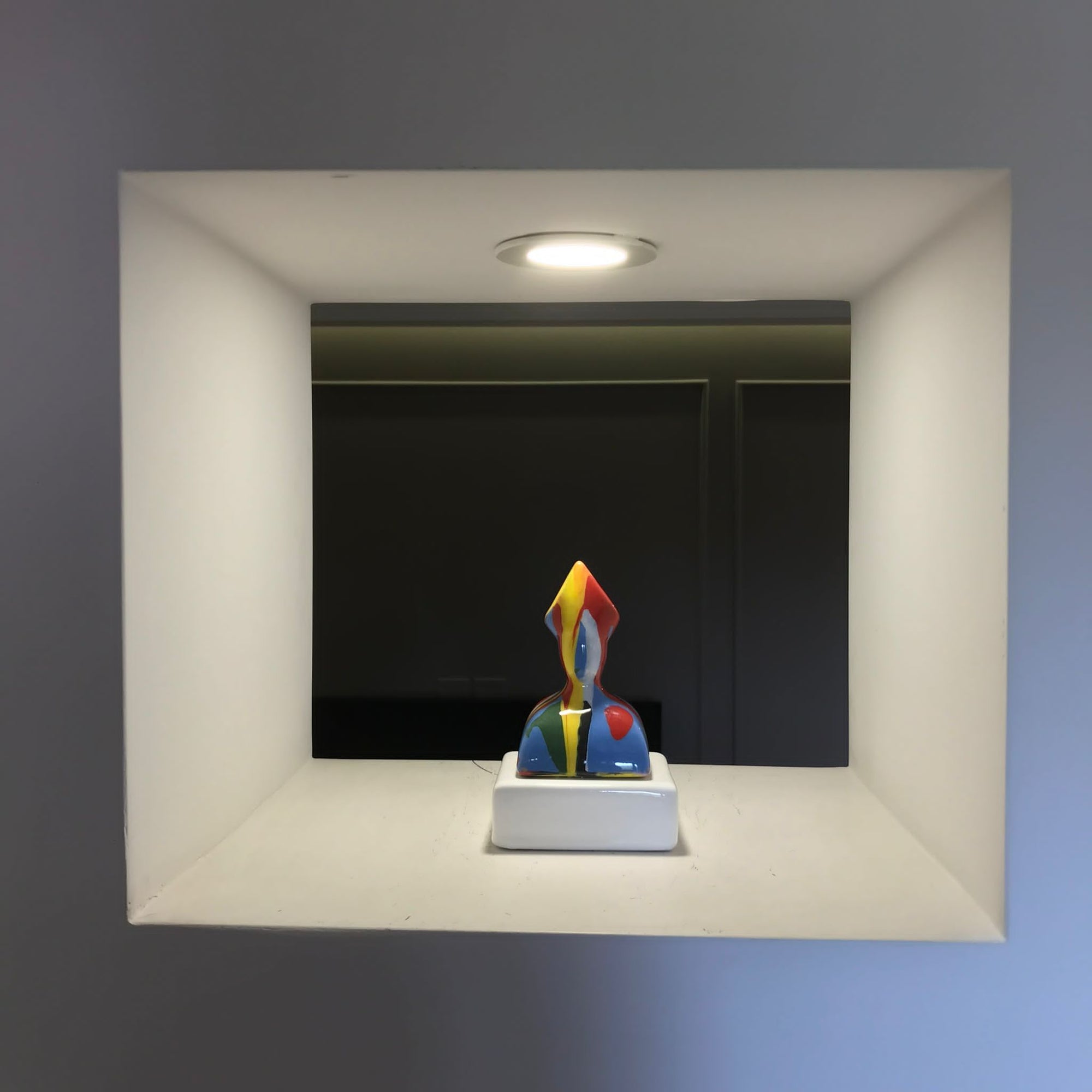 Statua San Gennaro, decoro imbratto, su base bianca, in porcellana lucida. Amage