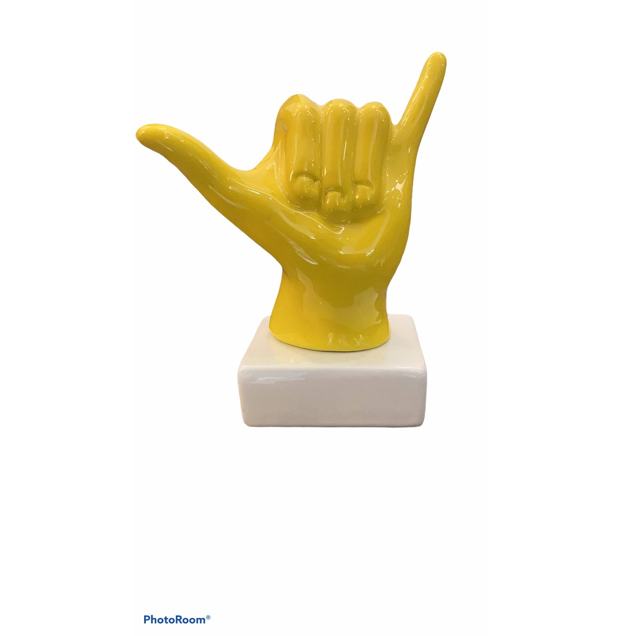 Statua mano "Gioia" colore giallo, in porcellana lucida. Amage
