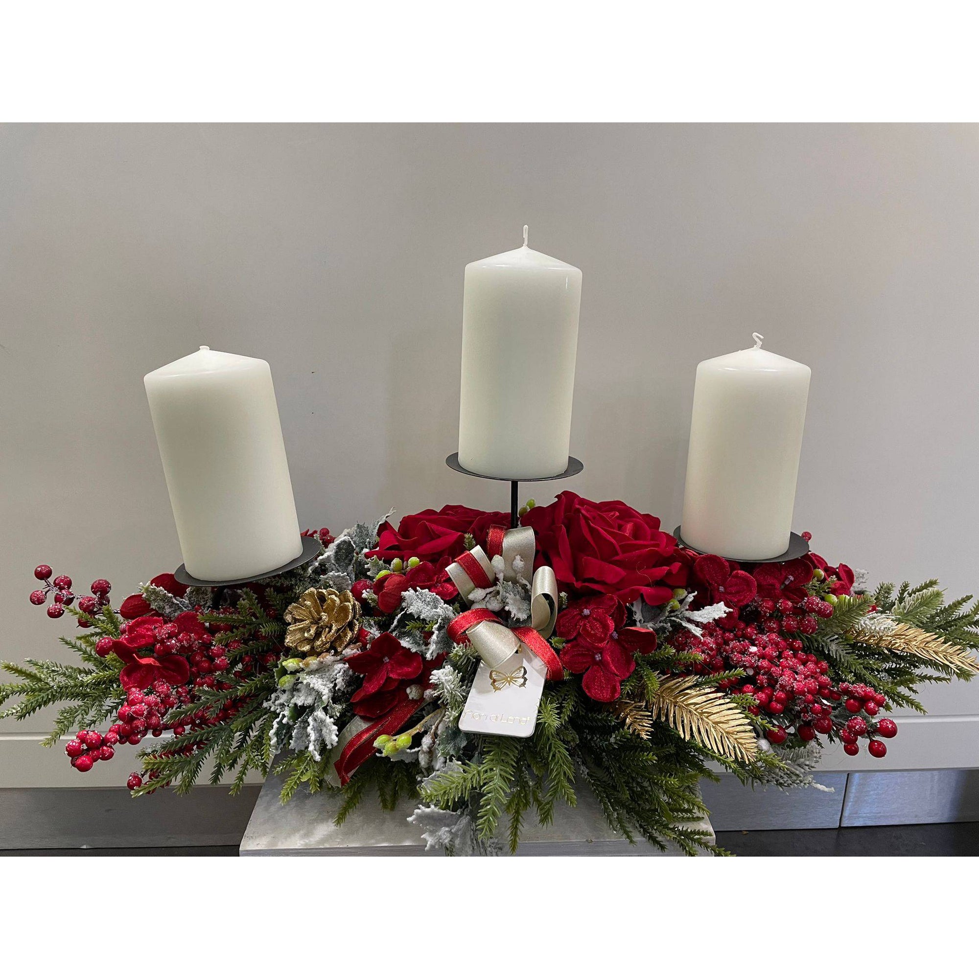 Centrotavola 3fiamme, con decoro natalizio, rosso e oro. FIORI DI LENA