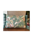 Cuscino rettangolare con piume, fantasia jungle fondo verde, 30x50. Fiori di Lena