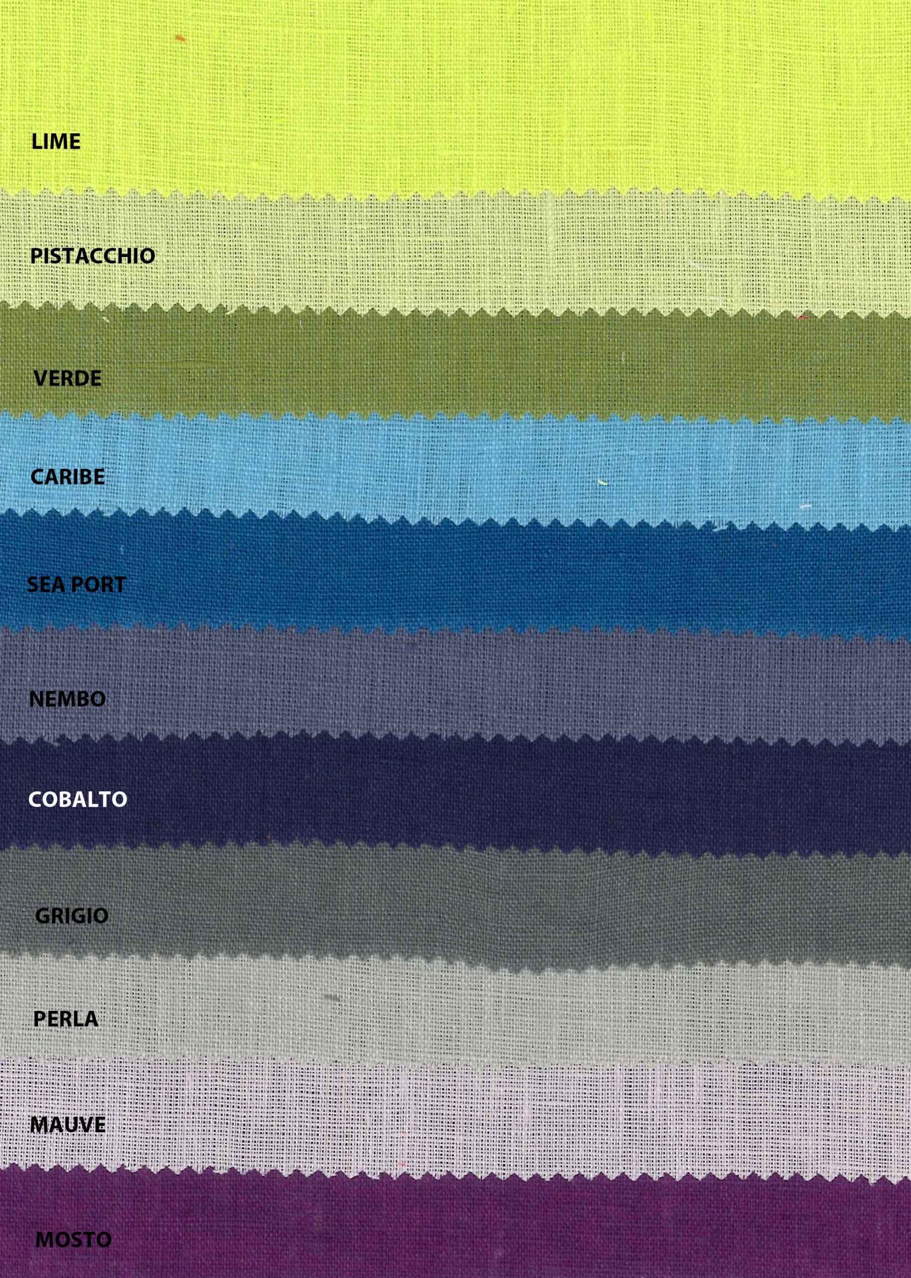 Tovaglia quadrata con tovaglioli, 215x215 cm. Tiziano, 100% lino, colore avorio. Tessitura Toscana Telerie.