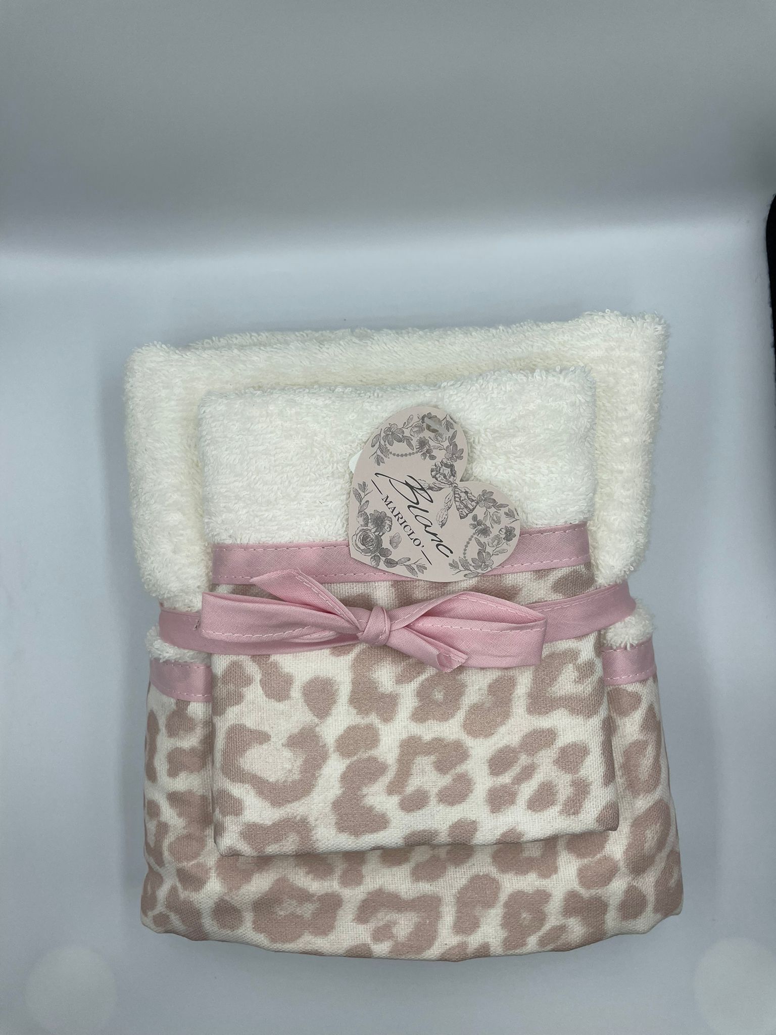 Coppia spugna 420 gsm, colore bianco/leopardato rosa. Blanc Mariclò