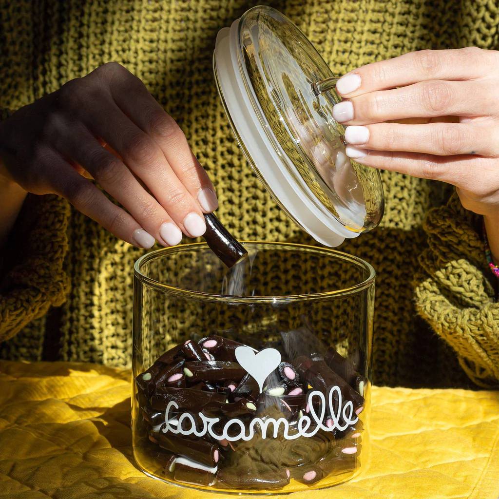 Barattolo in vetro borosilicato decoro "Caramelle" trasparente con scritta in bianco. Simple day