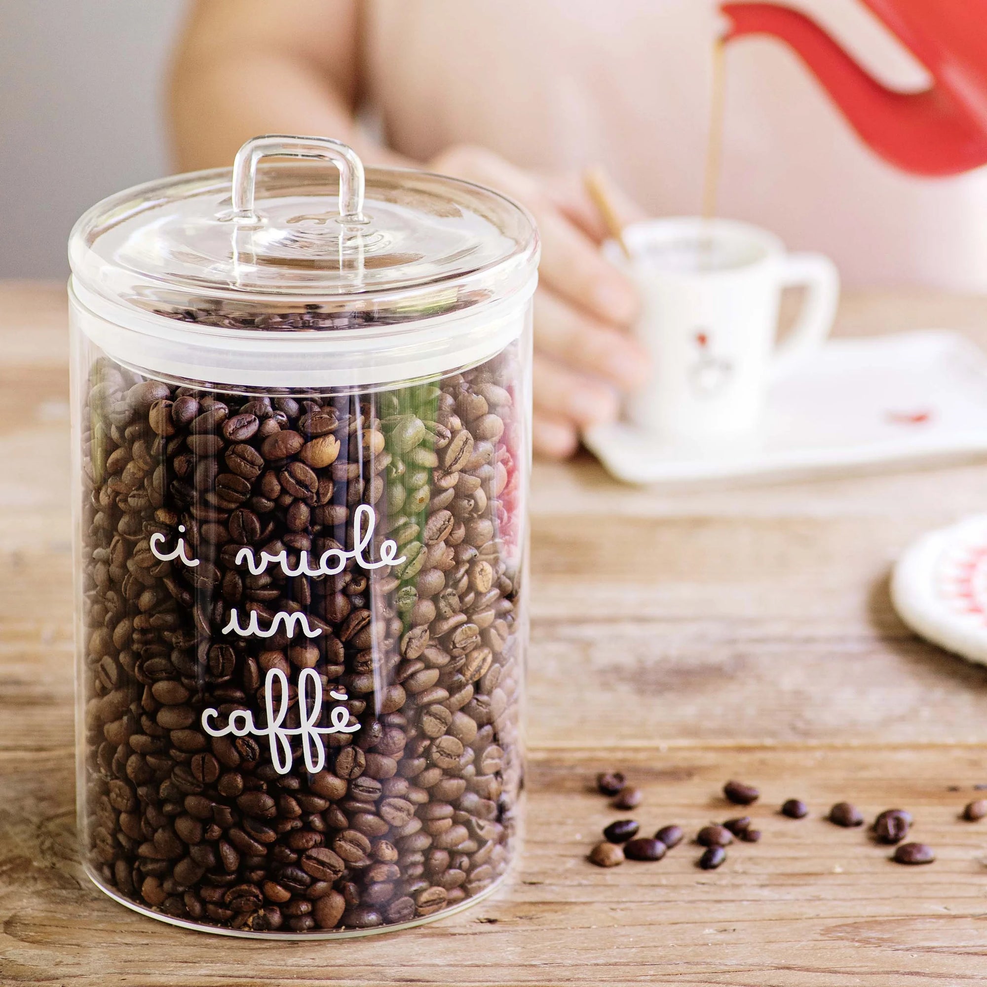 Barattolo in vetro borosilicato decoro &quot;Ci vuole un caffè&quot; trasparente con scritta in bianco. Simple day