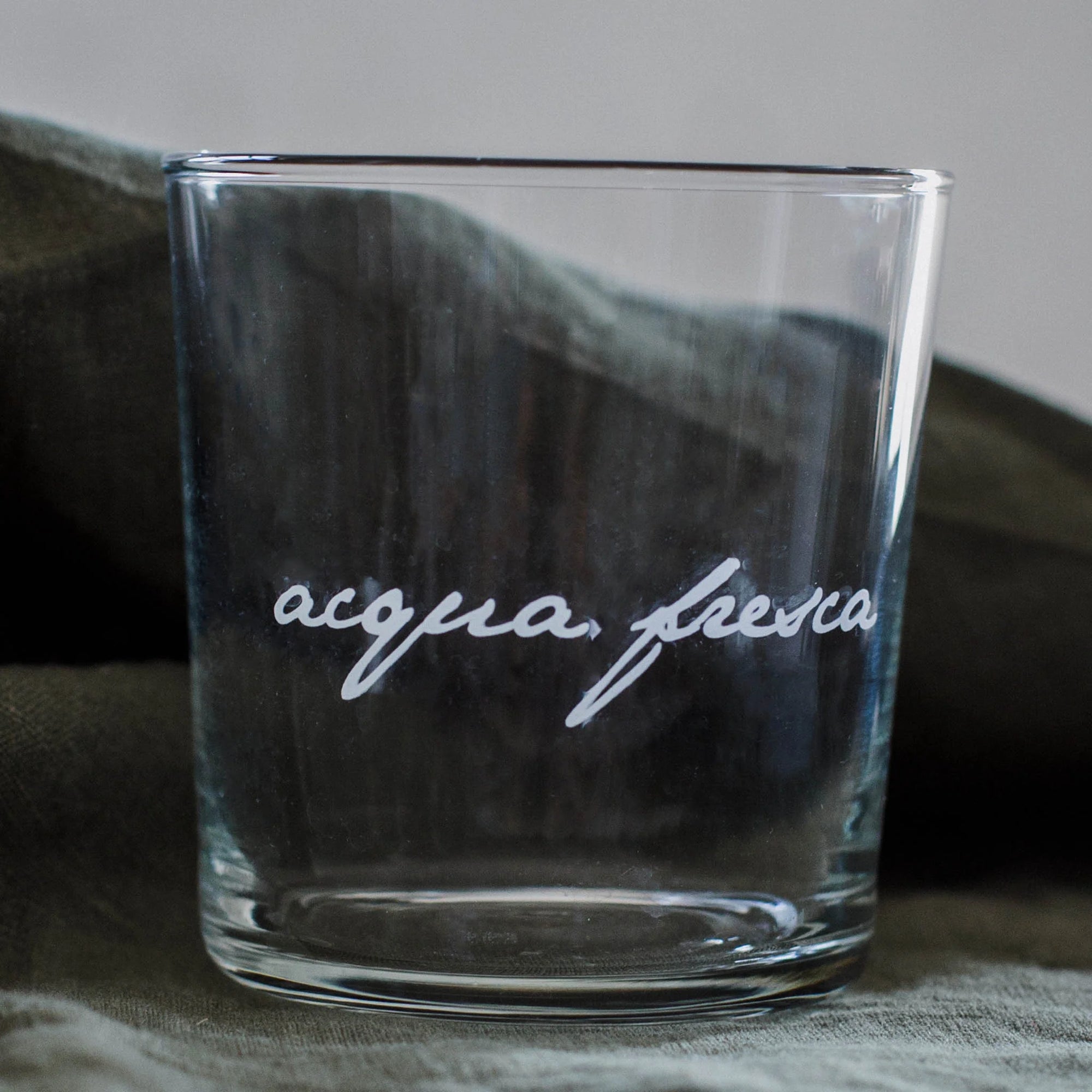 Set 6 bicchieri acqua decoro "Acqua fresca", trasparente con scritta in bianco. Simple day