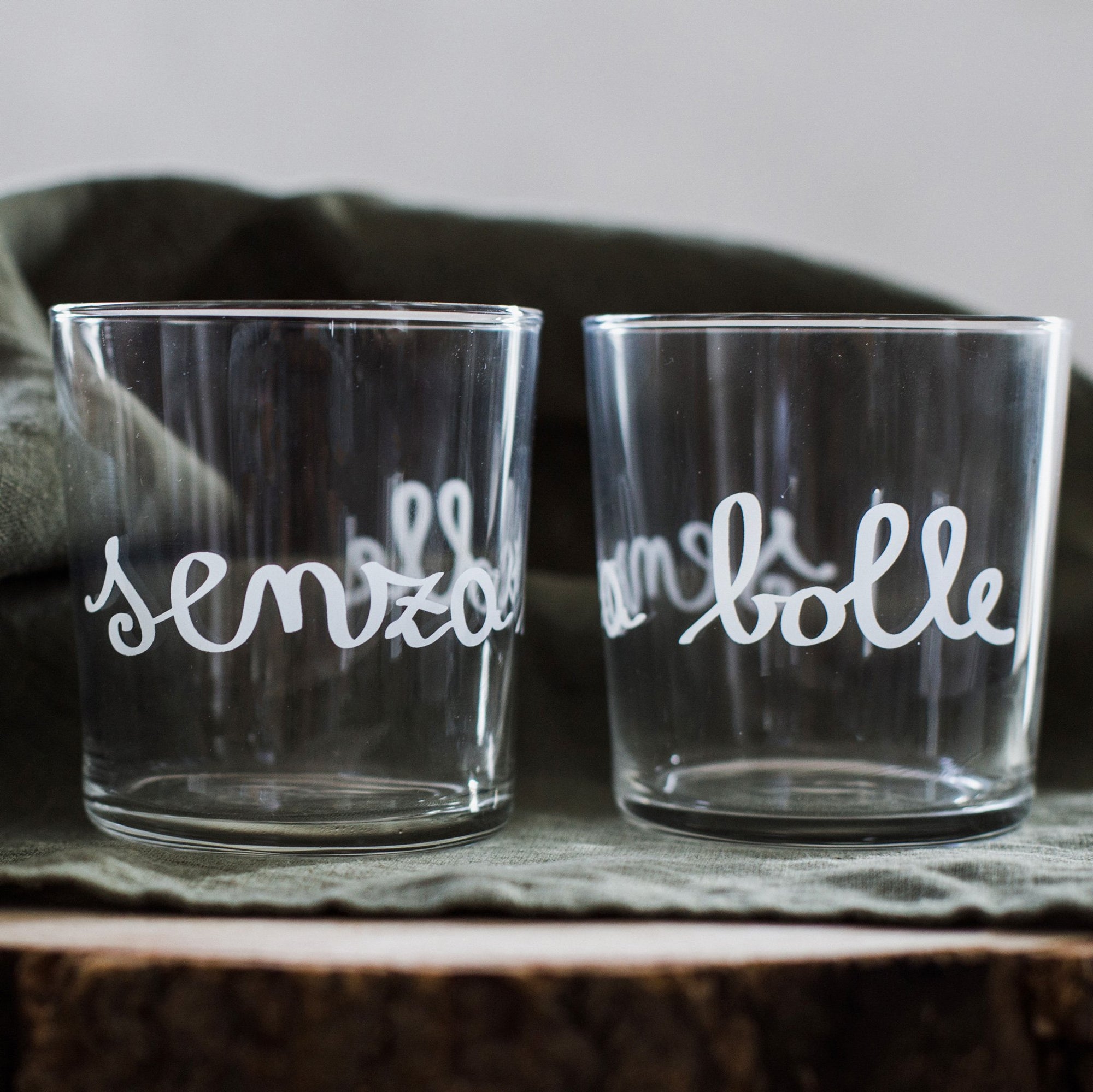 Set 6 bicchieri acqua decoro "Senza bolle", trasparente con scritta in bianco. Simple day