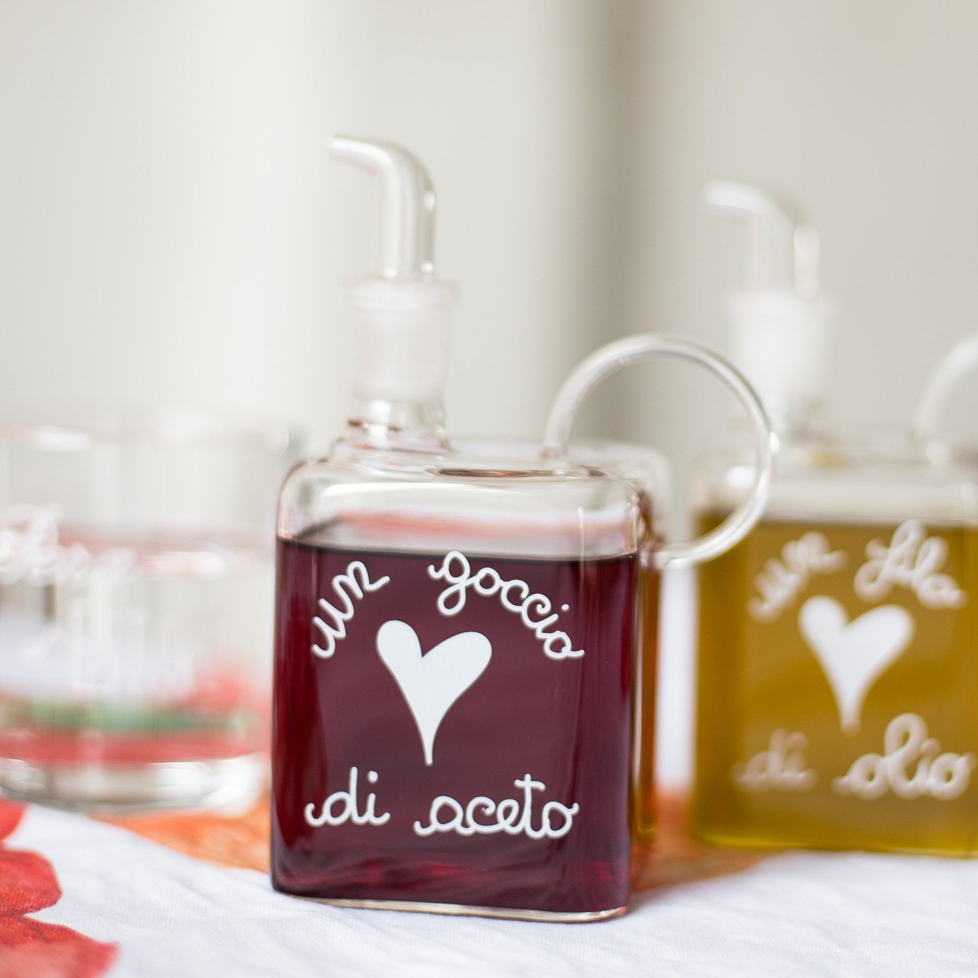 Bottiglia aceto in vetro borosilicato decoro "Un goccio di aceto". Simple day