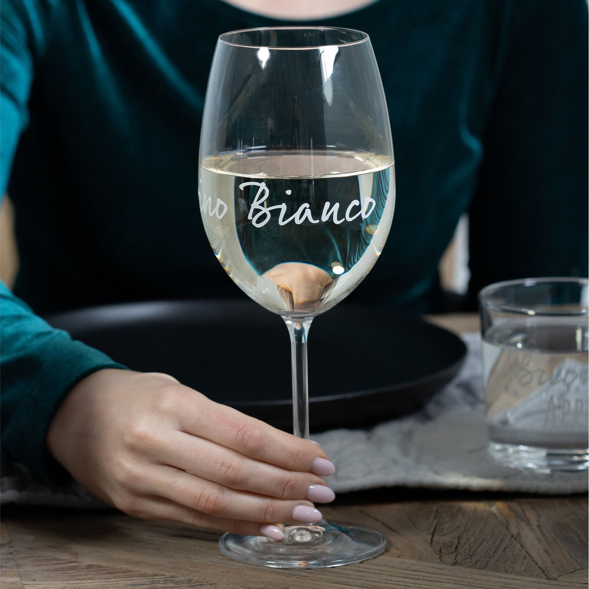 Set 2 calici vino decoro "Vino bianco", trasparente con scritta in bianco. Simple day
