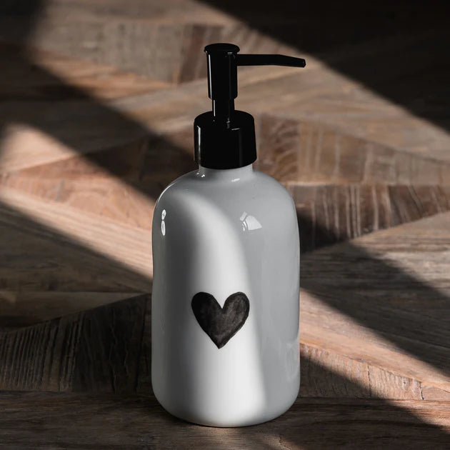 Dosasapone bianco con cuore grigio. Simple day