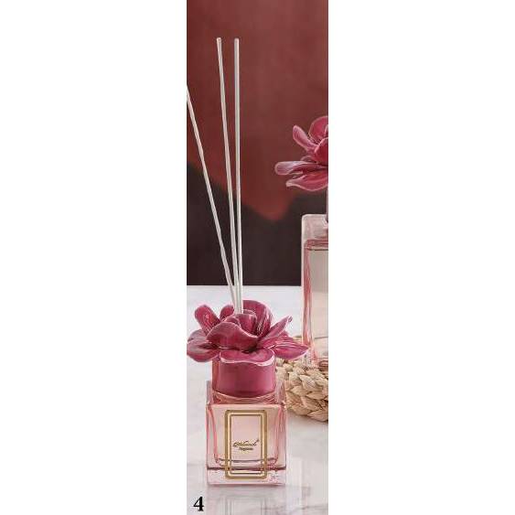 Profumatore 100 ml. con tappo fiore, colore fucsia, in porcellana Capodimonte. Melaverde