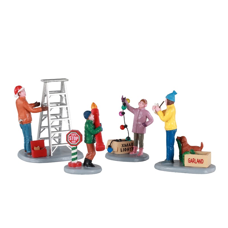 Statuine Getting Ready To Decorate Set of 4. Lemax