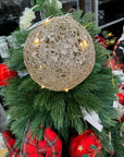 Sfera da appendere piccola, "Sogni splendenti", oro, con led. L'oca nera