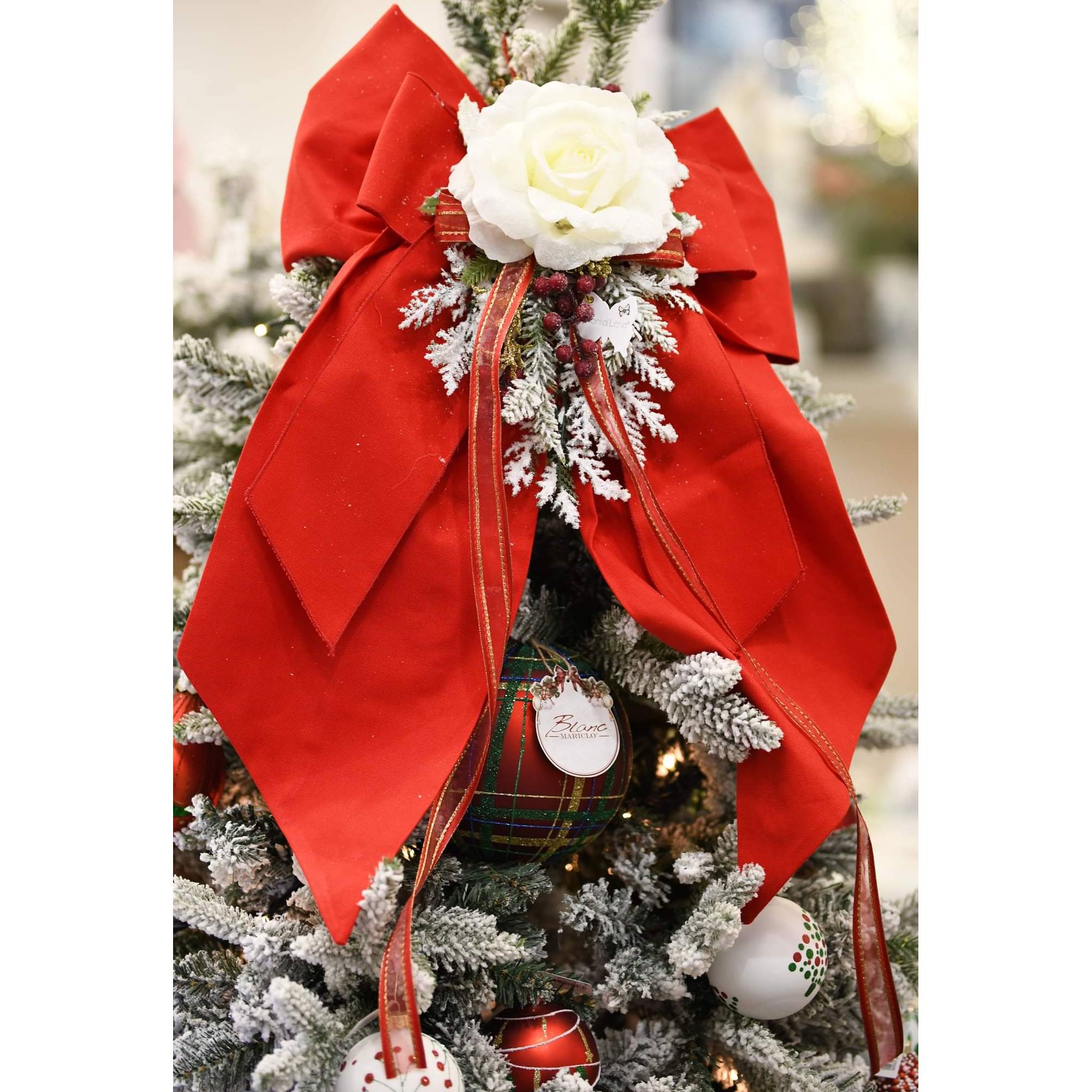 Doppio Fiocco cotone rosso con rosa bianca e decori natalizi. Fiori di Lena
