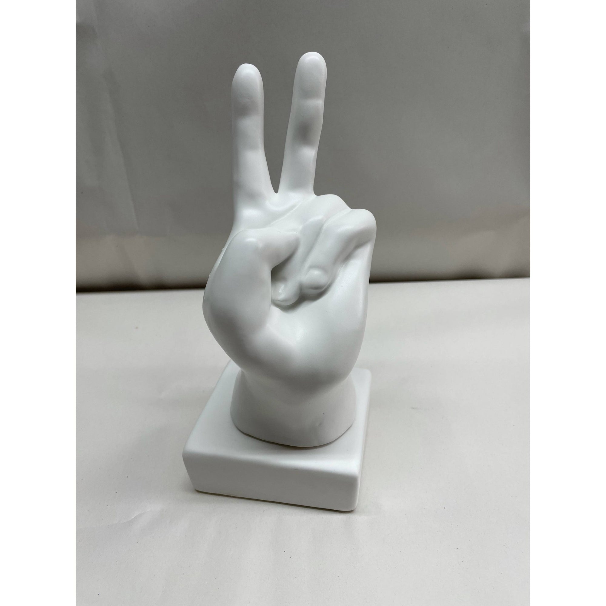 Statua mano "Vittoria" colore bianco, in porcellana opaco. Amage