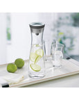 Caraffa Basic con tappo close up nero Lt. 0,750. WMF